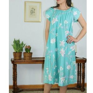 Summer Sale! Vintage Hawaiian Dress